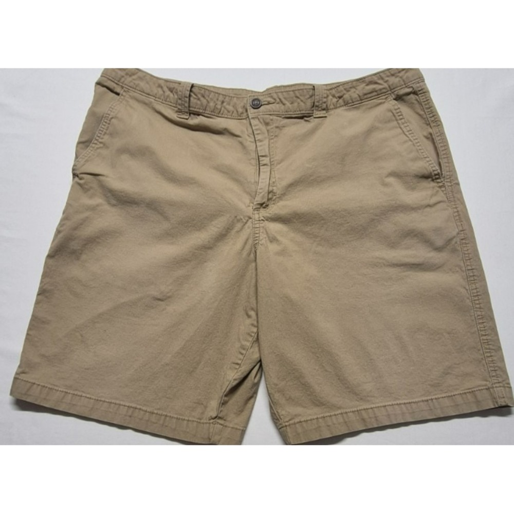 Magellan Outdoor Men's Khaki Flat Front‎ Chino Shorts sz. 42W fishing hiking